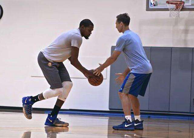 在篮球比赛 在篮球比赛